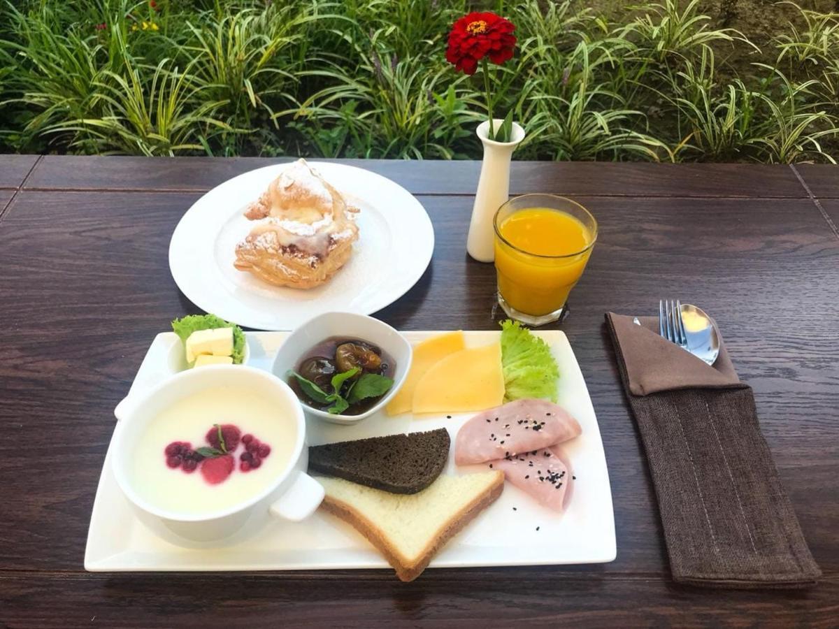 Dioskuria Hotel Szuhumi Kültér fotó