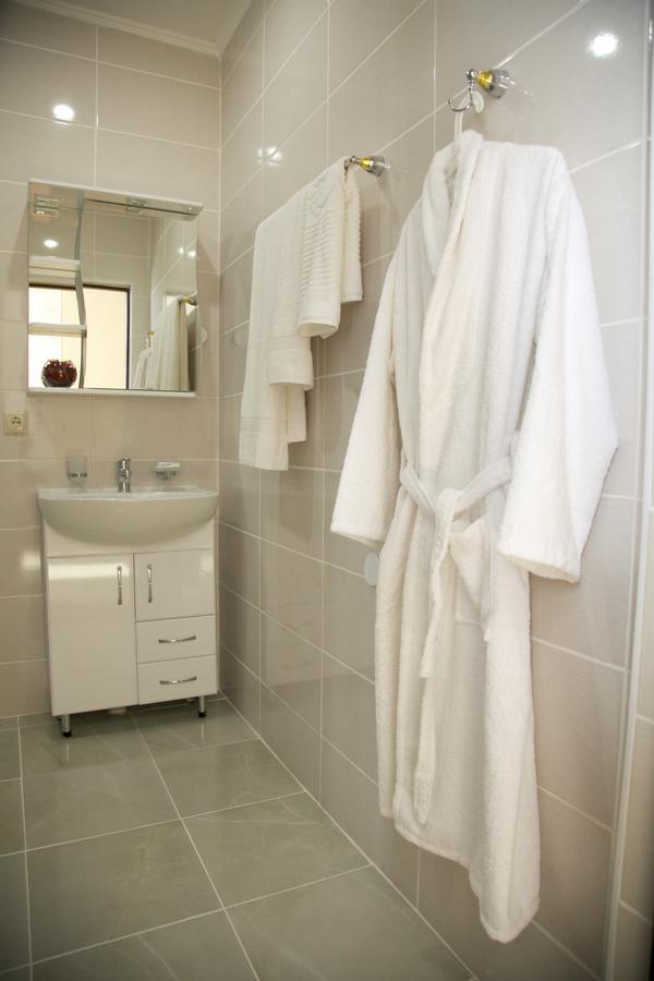 Dioskuria Hotel Szuhumi Kültér fotó