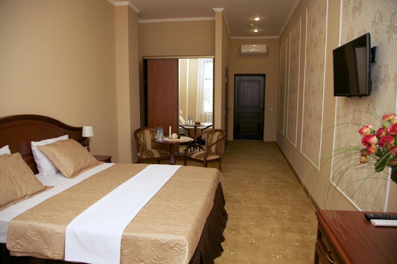 Dioskuria Hotel Szuhumi Kültér fotó