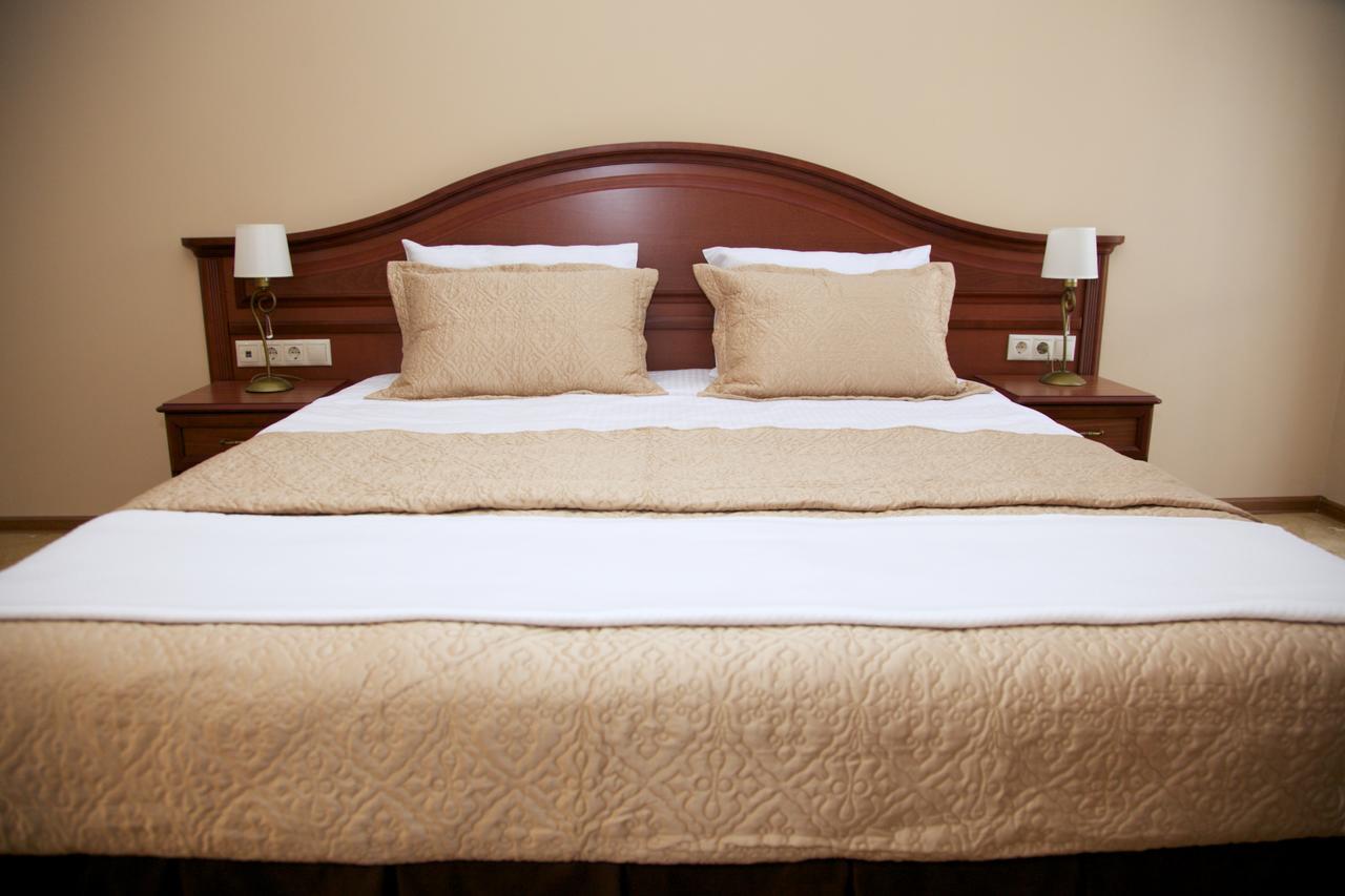 Dioskuria Hotel Szuhumi Kültér fotó
